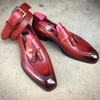 2021 Нова мъжки обувки Мода Ежедневни Бизнес Червен ПУ Класически Шиене, Четка Остър Чорап на ниски токчета и Удобни мокасини HA068