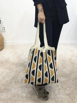 Жена Случайни Вязаный на една кука Най-дръжка за Чанта на Жената Тийнейджър Корейската Мода Ретро Свободно време Мек Вязаный Пазаруване Купувач Чанта