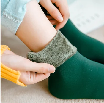 Зимни топли дамски дебели топли вълнени кашмир снежните безшевни чорапи с кадифени ботуши на дядо спални чорапи мъжки сладки чорапи