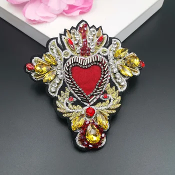 Иконата Пайети Планински кристал апликация сърце кръпка мъниста шият на кръпка сърцето с пръчка злато червено писмо любов crystal pearl бродерия